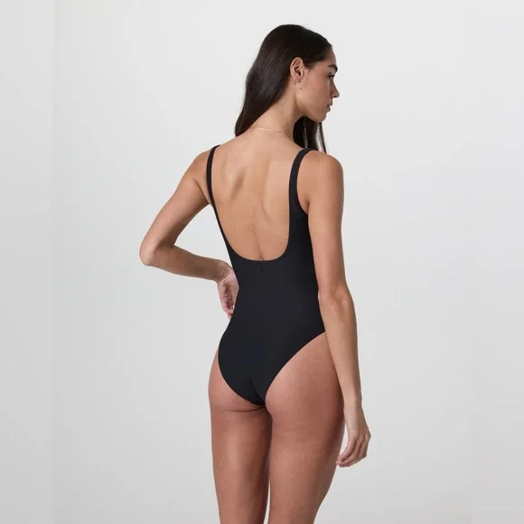 NWT Vuori Encinitas One-Piece Top in Black - Picture 3 of 7